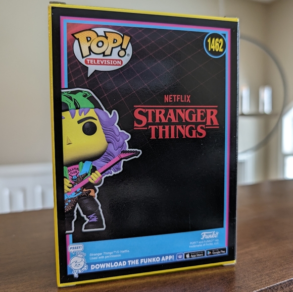 Eddie Stranger Things Funko Blacklight EE Exclusive Limited Edition 1462 - Picture 5 of 6